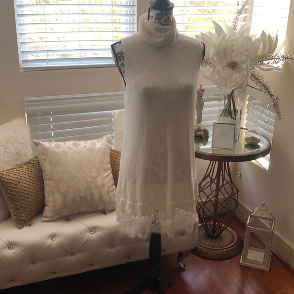 Sweater - Picture 1 of 4